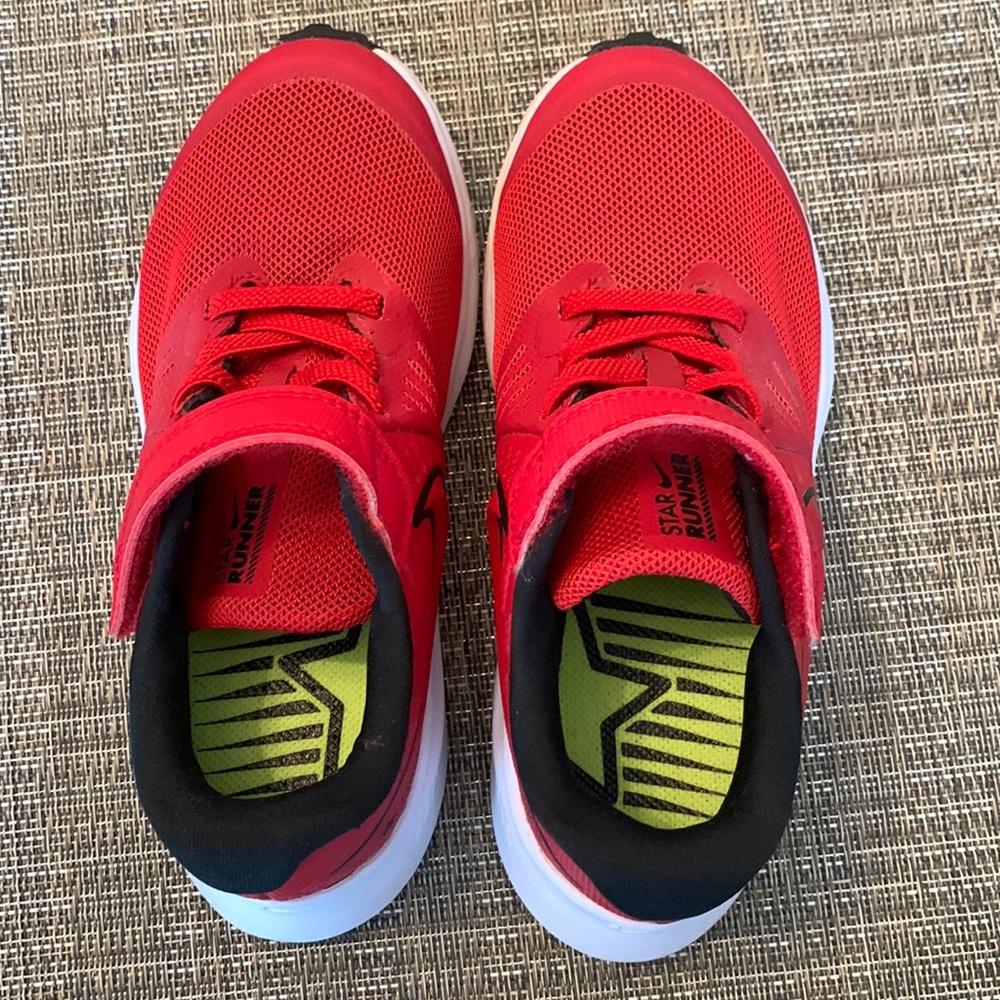 Red Nike Boys Shoes- Star Runner 2.0 Size 11